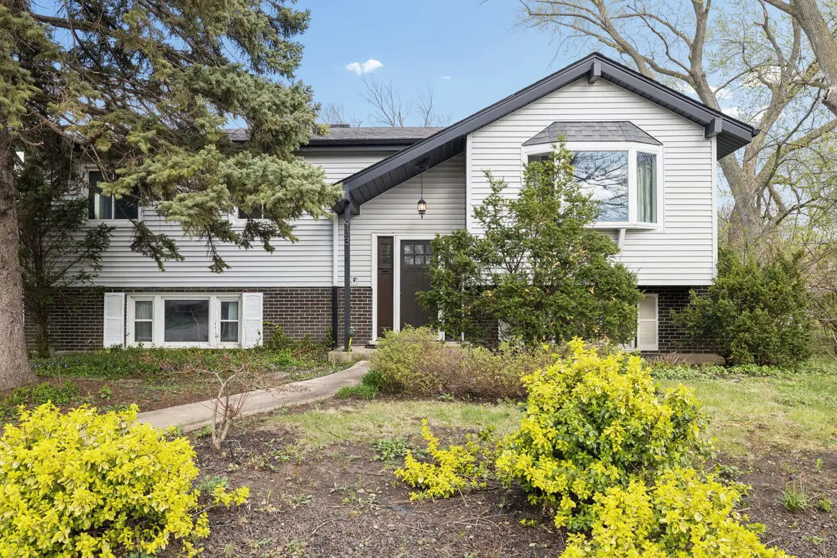 933 S Iowa Avenue, Addison, IL 60101 - #1