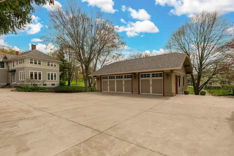 2446 E River Drive, Davenport, IA 52803 - #3