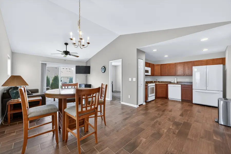 696 Vine Street, Hampshire, IL 60140 - #2