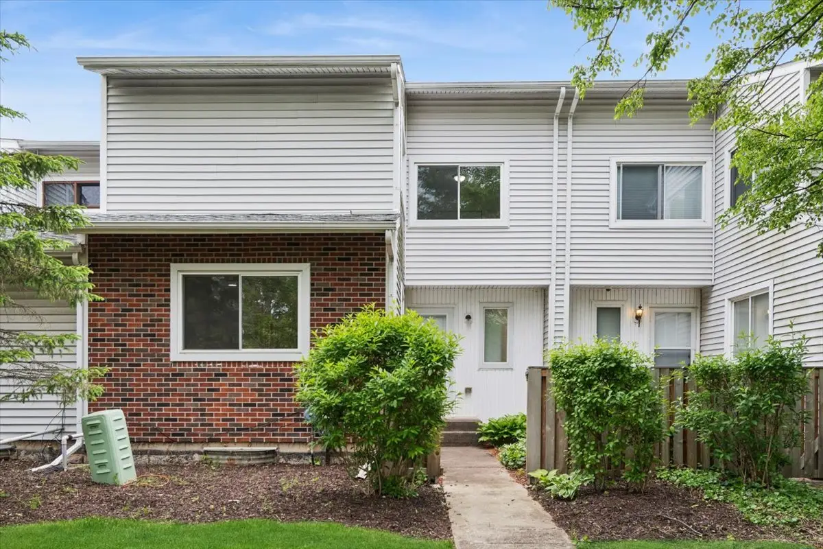16 Wintergreen Court, Woodridge, IL 60517 - #1