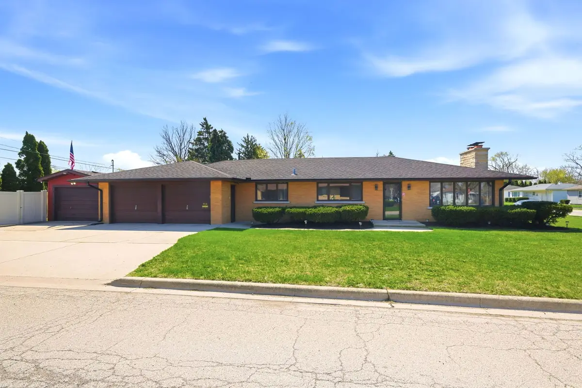 908 Curtis Avenue, Joliet, IL 60435 - #1