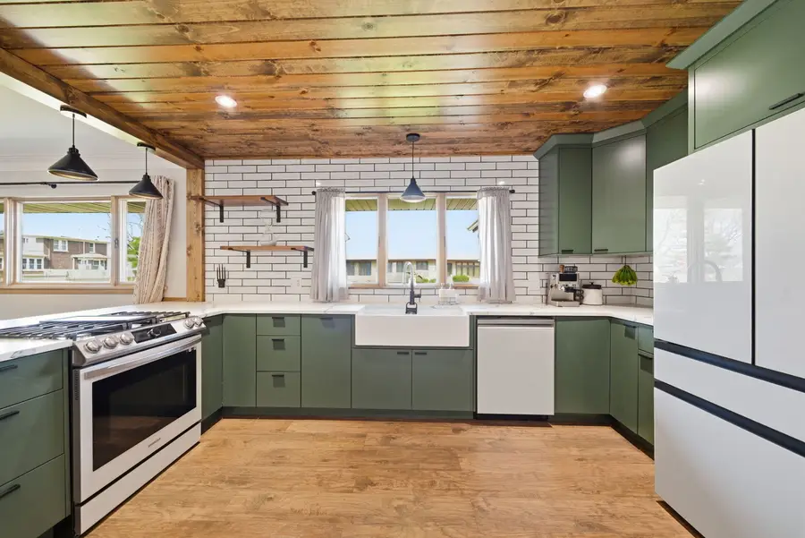 908 Curtis Avenue, Joliet, IL 60435 - #3