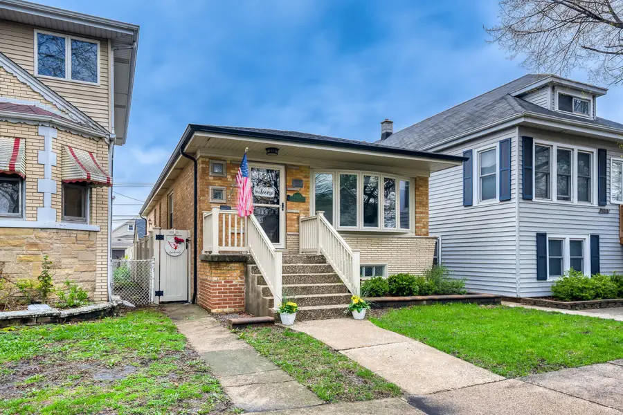 11214 S Sawyer Avenue, Chicago, IL 60655 - #2