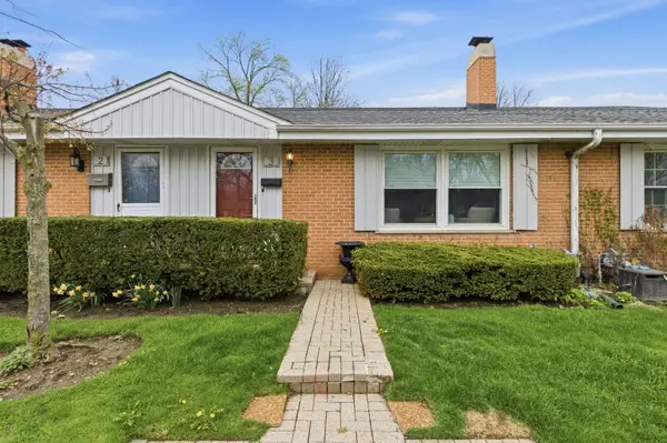 3 Robin Hood Lane, Northfield, IL 60093