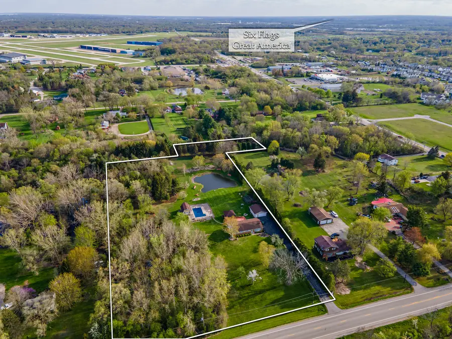 12455 W 33rd Street, Beach Park, IL 60099 - #2