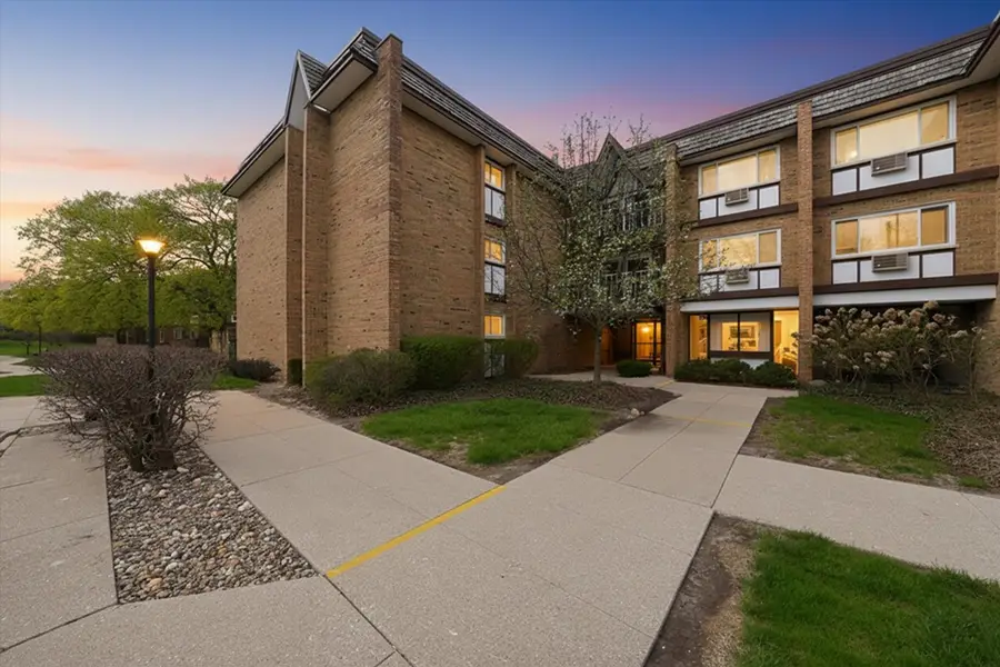 300 Claymoor Road #2E, Hinsdale, IL 60521 - #2