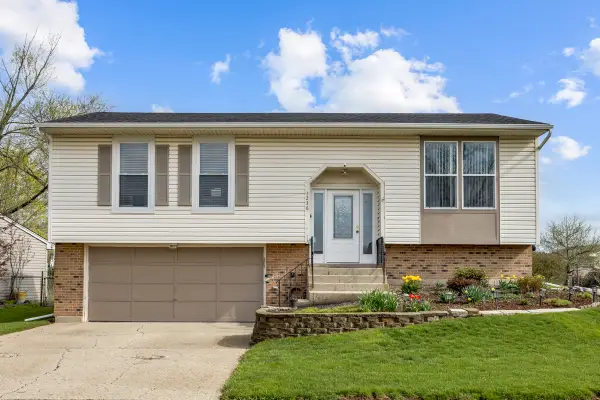 1236 Corley Drive, Elgin, IL 60120