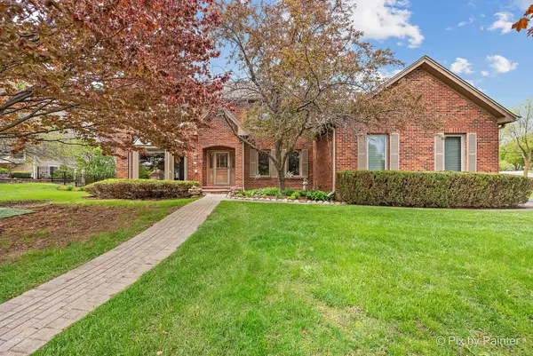 14 Hampton Court, Algonquin, IL 60102