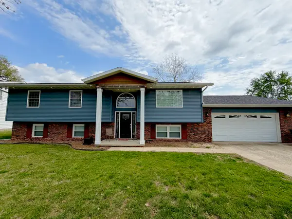 150 Woodland Drive, Salem, IL 62881