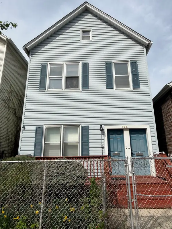 1938 N Mozart Street, Chicago, IL 60647