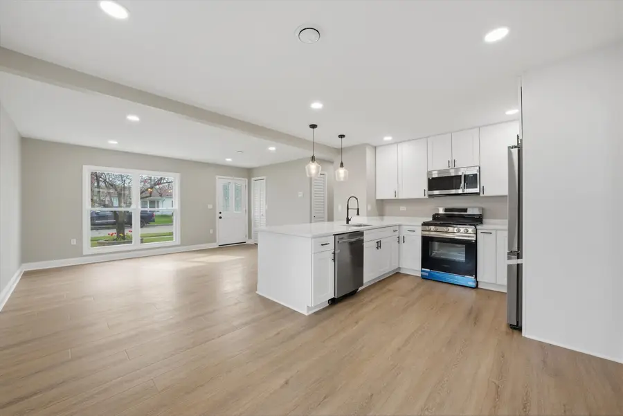 327 Fremont Avenue, Romeoville, IL 60446 - #3