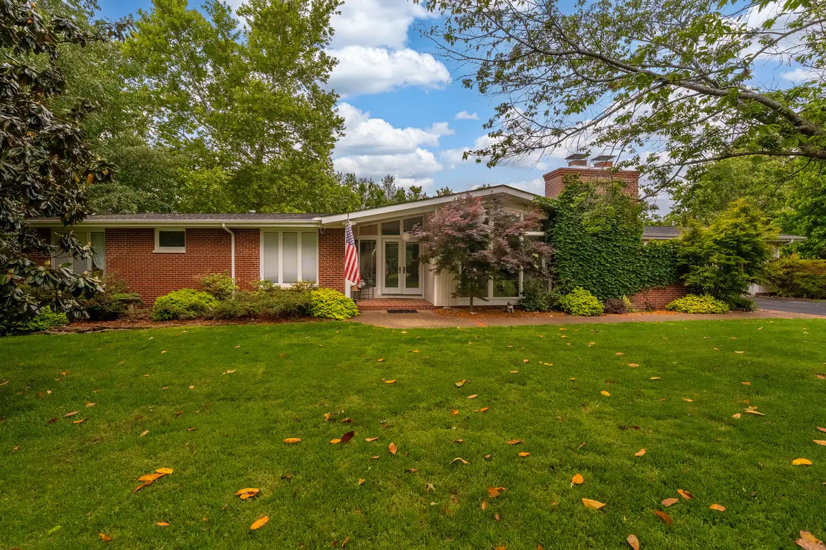 325 Country Club Lane, Harrisburg, IL 62946 - #1