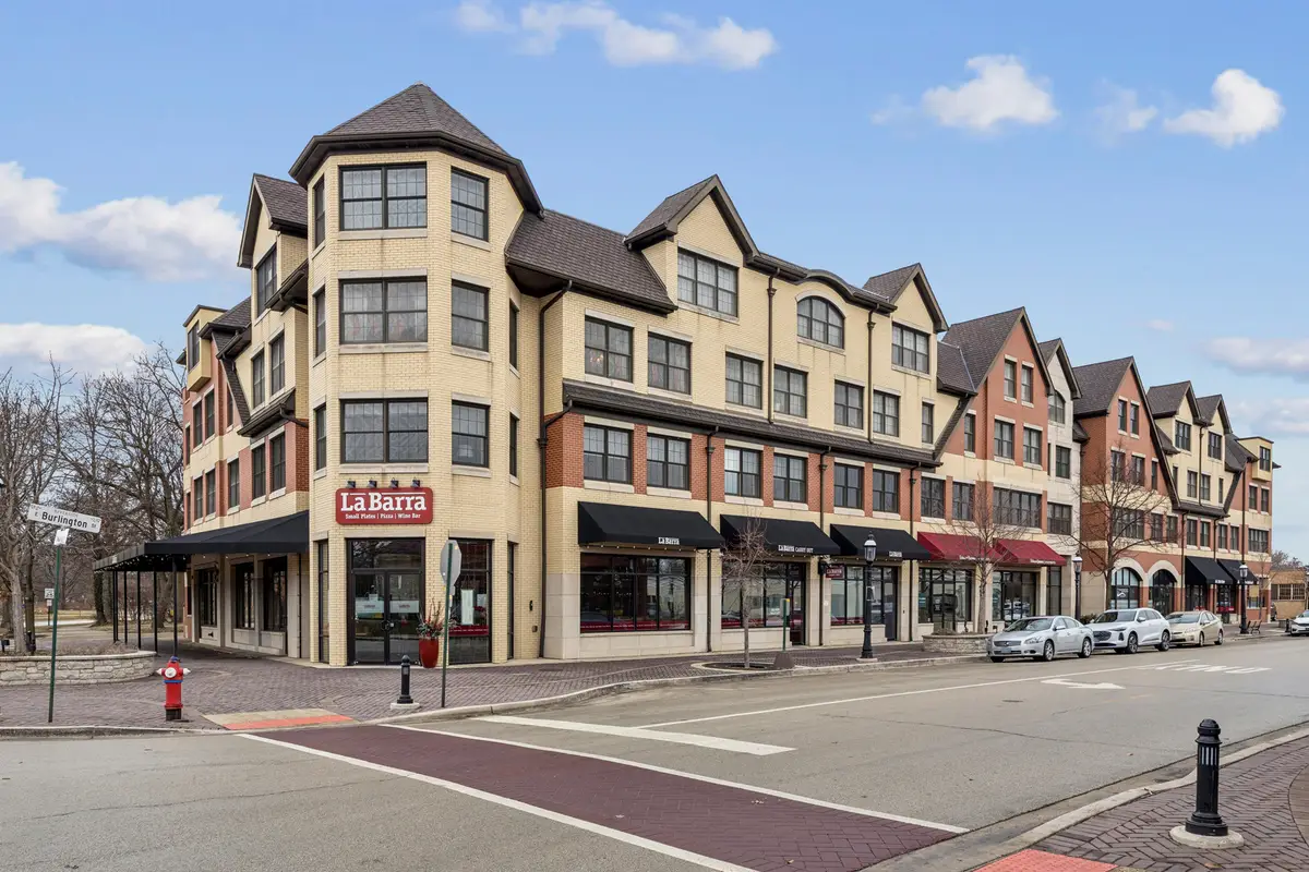 10 E Burlington Street #2J, Riverside, IL 60546 - #1