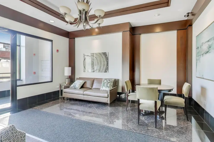 10 E Burlington Street #2J, Riverside, IL 60546 - #3