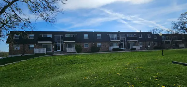 9958 S 84th Terrace #206, Palos Hills, IL 60465