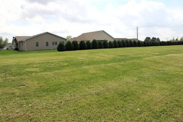 1209 W Leander Street, Clinton, IL 61727