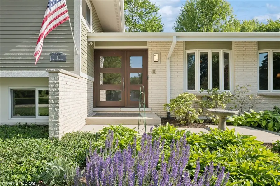 16 Lagoon Drive, Hawthorn Woods, IL 60047 - #2