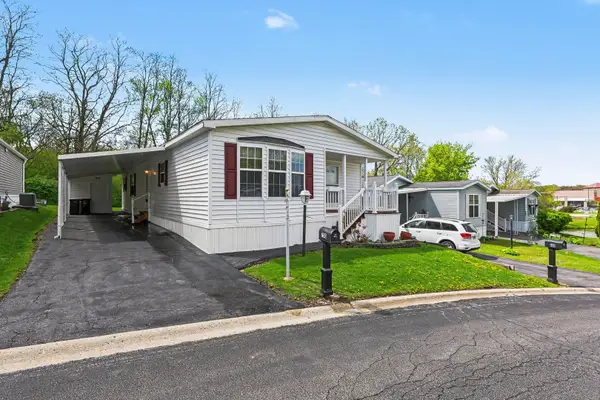 700 Hillcrest Lane, Crystal Lake, IL 60014