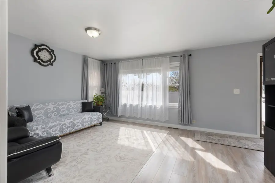 6718 W Forest Preserve Drive, Harwood Heights, IL 60706 - #3