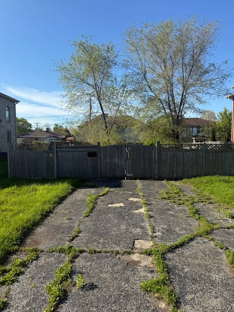 8205 W Ballard Road, Niles, IL 60714 - #1