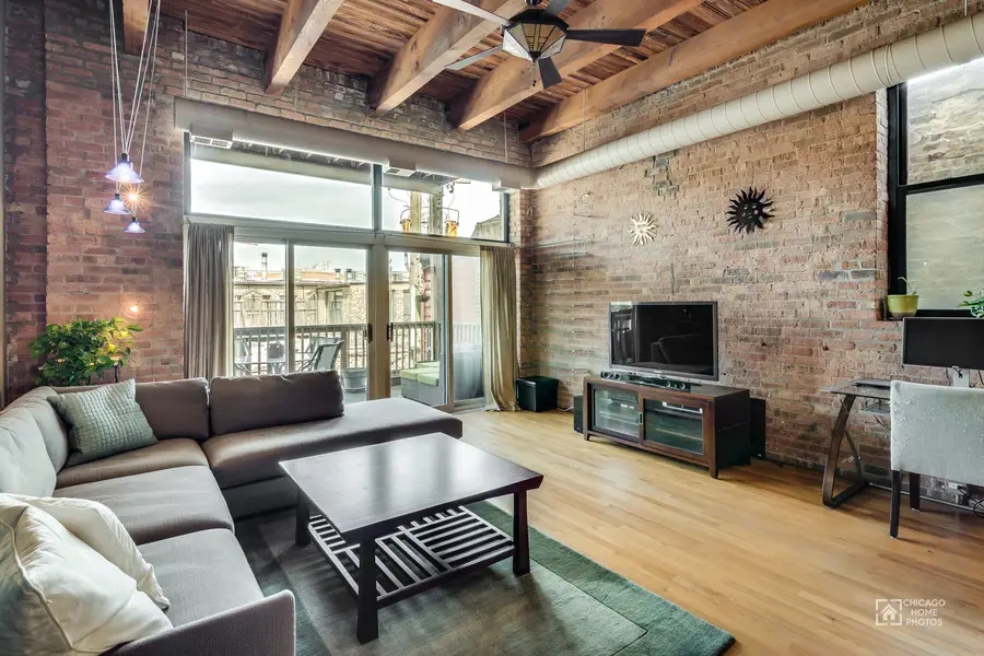 1122 W Newport Avenue #2H, Chicago, IL 60657 - #2