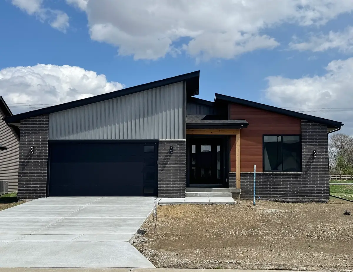 1413 Colonial Court, Eldridge, IA 52748 - #1