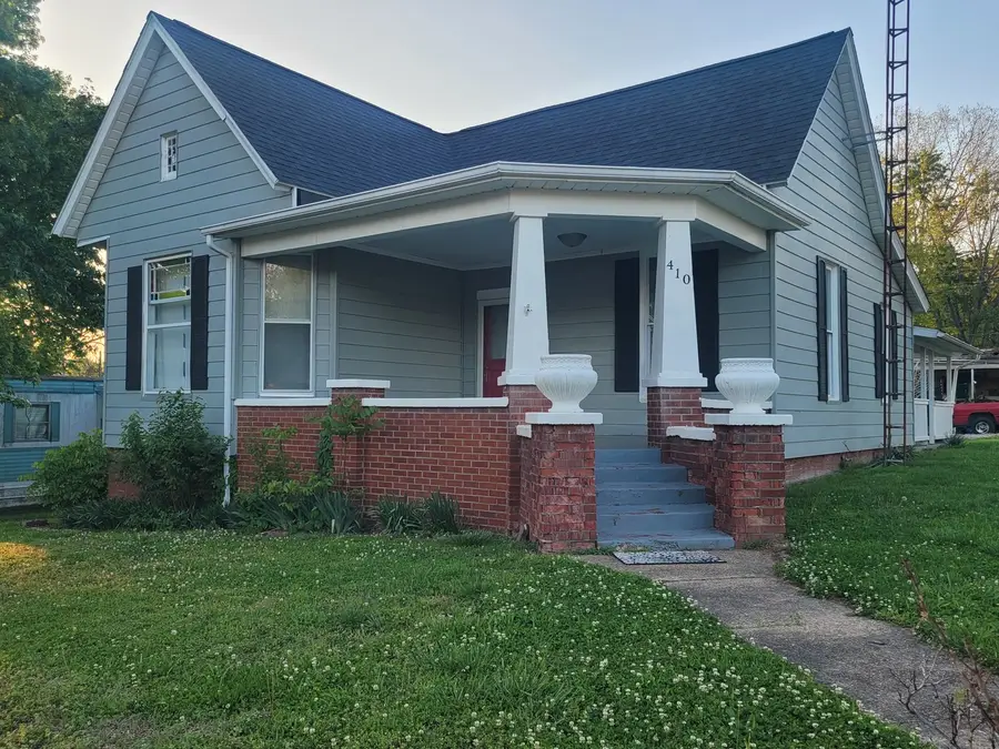 410 E Main Street, McLeansboro, IL 62859 - #2