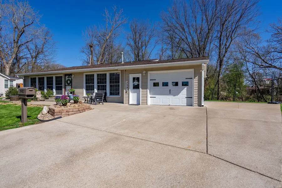 3921 29th Street, Rock Island, IL 61201 - #3