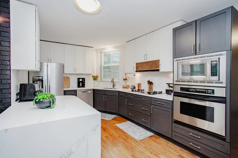 1050 W Byron Street #2W, Chicago, IL 60613 - #3