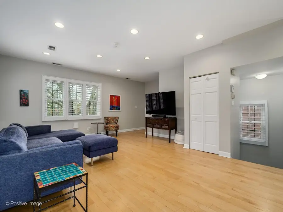 2451 N Janssen Avenue #3, Chicago, IL 60614 - #3