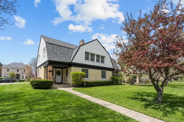 842 Lyster Road, Highwood, IL 60040