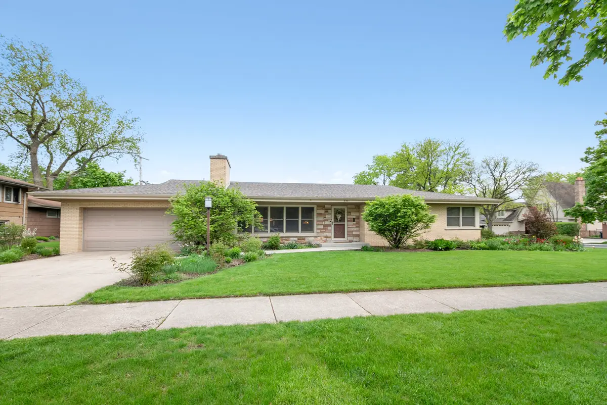 5301 Howard Avenue, Western Springs, IL 60558 - #1