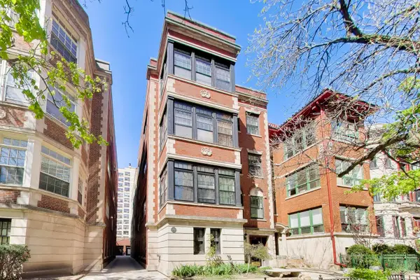 440 W Oakdale Avenue #1, Chicago, IL 60657