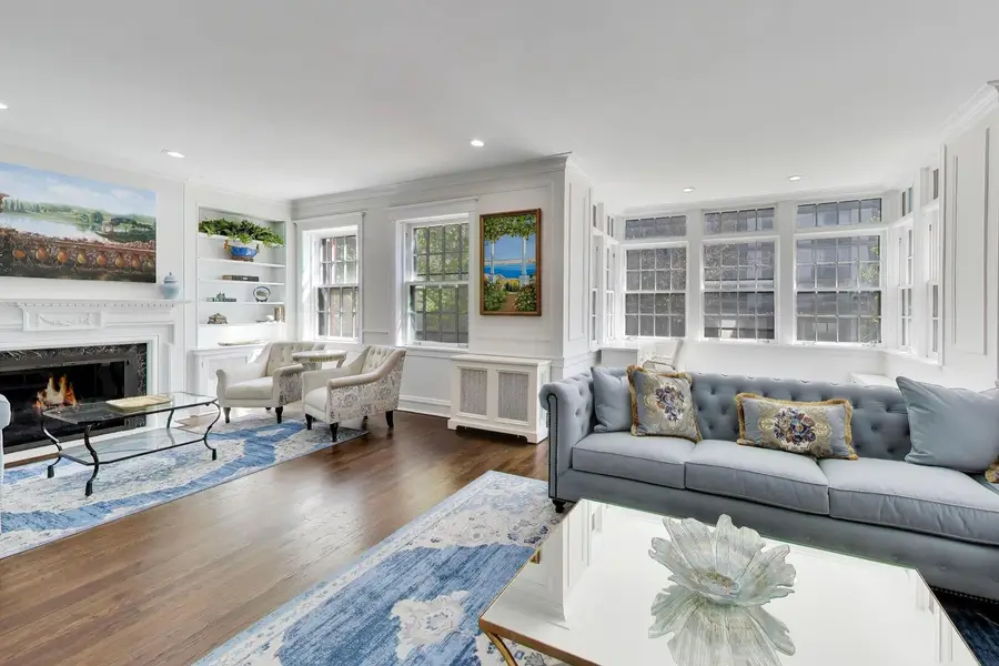 440 W Oakdale Avenue #1, Chicago, IL 60657 - #2