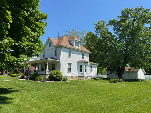 222 N Maple Street, Herscher, IL 60941
