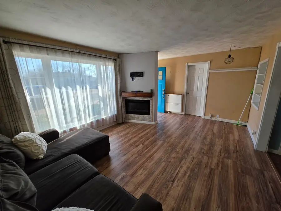 803 17th Avenue, Camanche, IA 52730 - #3