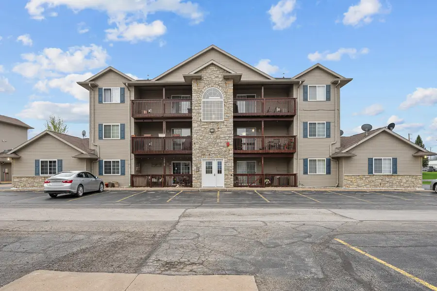 117 E Price Street #203, Eldridge, IA 52748 - #2