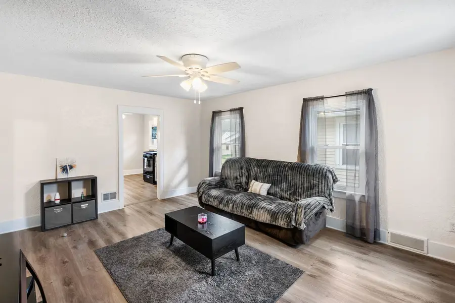 417 9th Street, Silvis, IL 61282 - #2