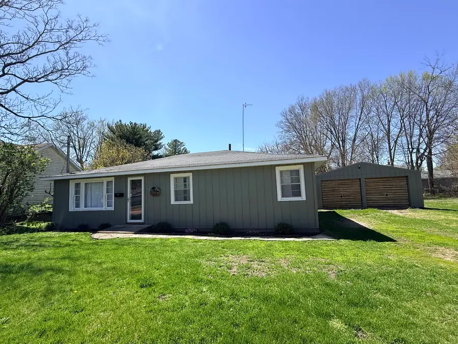 114 S Commercial Avenue, Amboy, IL 61310 - #3