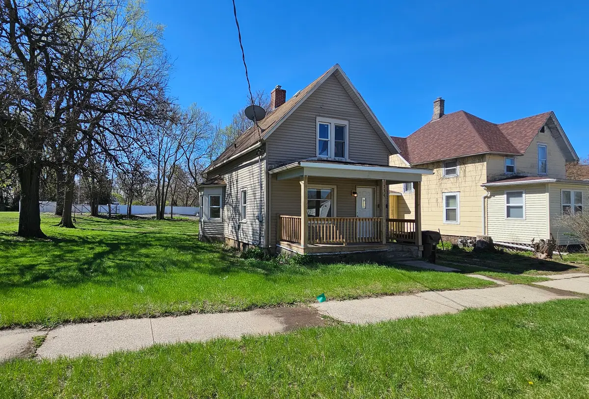 534 Center Street, South Beloit, IL 61080 - #1