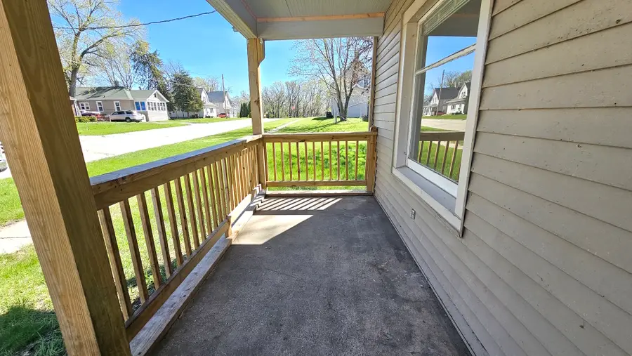 534 Center Street, South Beloit, IL 61080 - #3