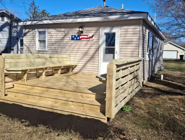 708 N Madison Street, Lincoln, IL 62656