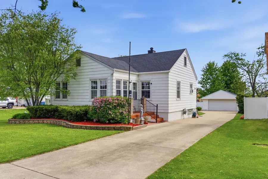 1608 N Center Street, Crest Hill, IL 60403 - #3