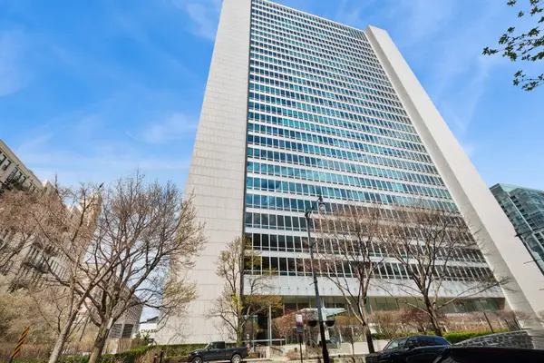 500 W Superior Street #813, Chicago, IL 60654