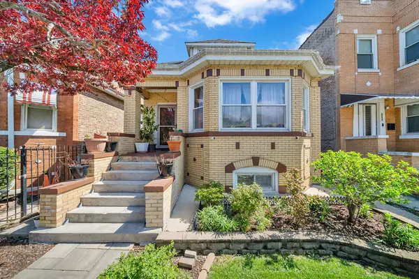 5551 S Albany Avenue, Chicago, IL 60629