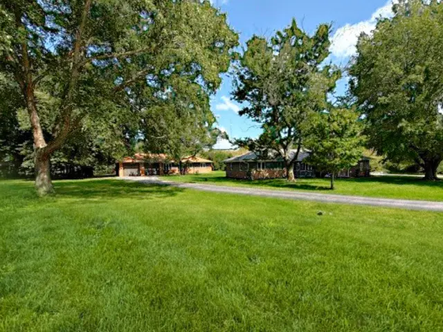 1106 E Pearl Drive, Mahomet, IL 61853 - #2
