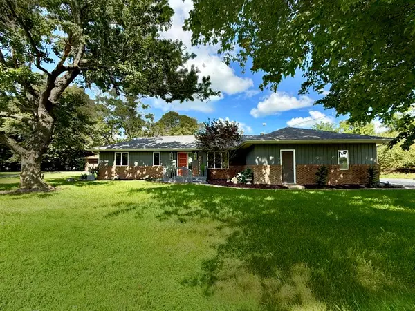 1108 Pearl Drive, Mahomet, IL 61853