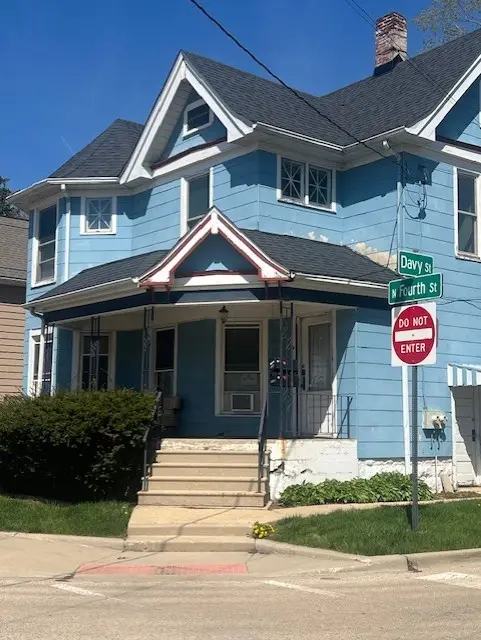 804 N 4th Street, DeKalb, IL 60115