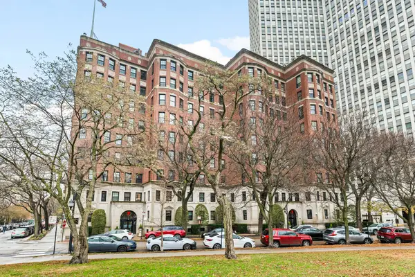 2600 N Lakeview Avenue #9B, Chicago, IL 60614