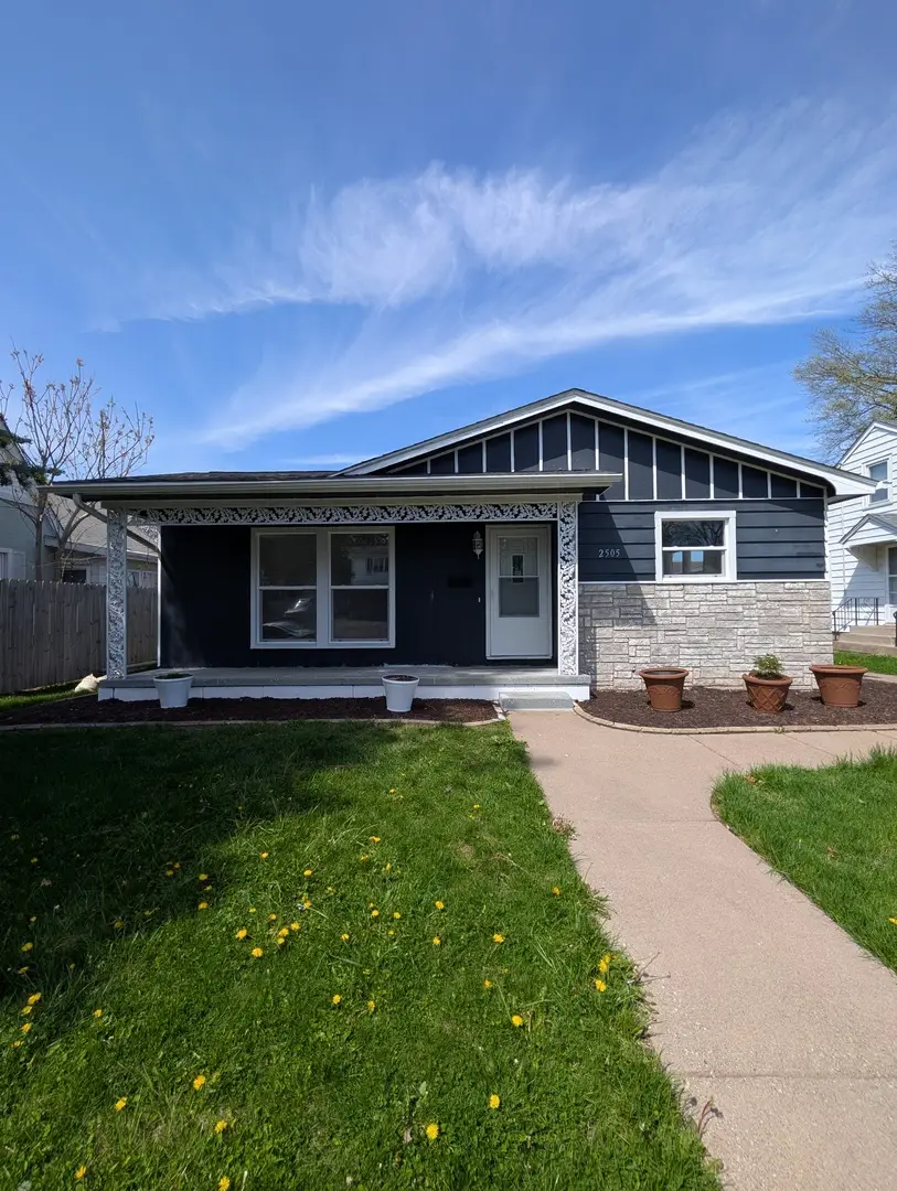 2505 23rd Avenue B Avenue, Moline, IL 61265 - #1